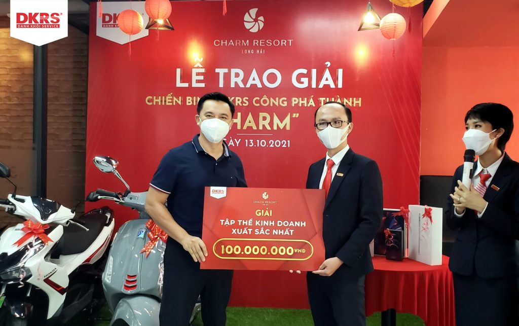 Tập thể Sàn Western - SG đã nhận giải thưởng 100.000.000 đồng từ chương trình "Chiến binh DKRS công phá thành Charm".