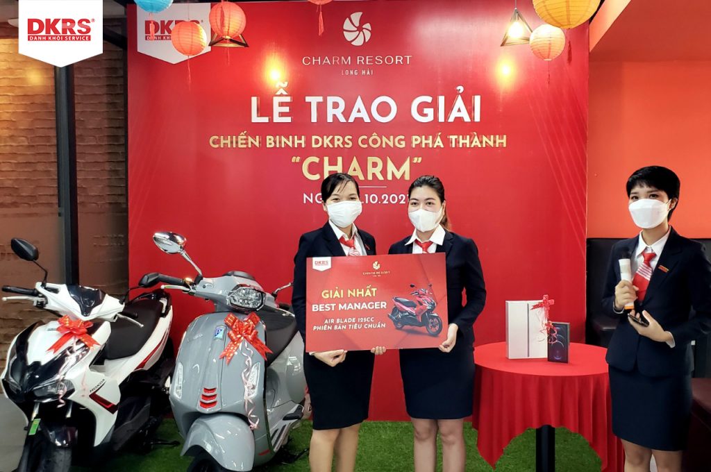 Ở hạng mục Best Manager, Trưởng phòng Lương Thị Xuân Nở (phòng Q2-01) đã nhận giải Nhất là 01 Xe Honda Air Blade 125cc.