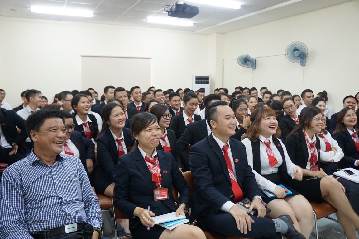 Không khí vui tươi, khởi động cho một tuần mới đầy hứa hẹn