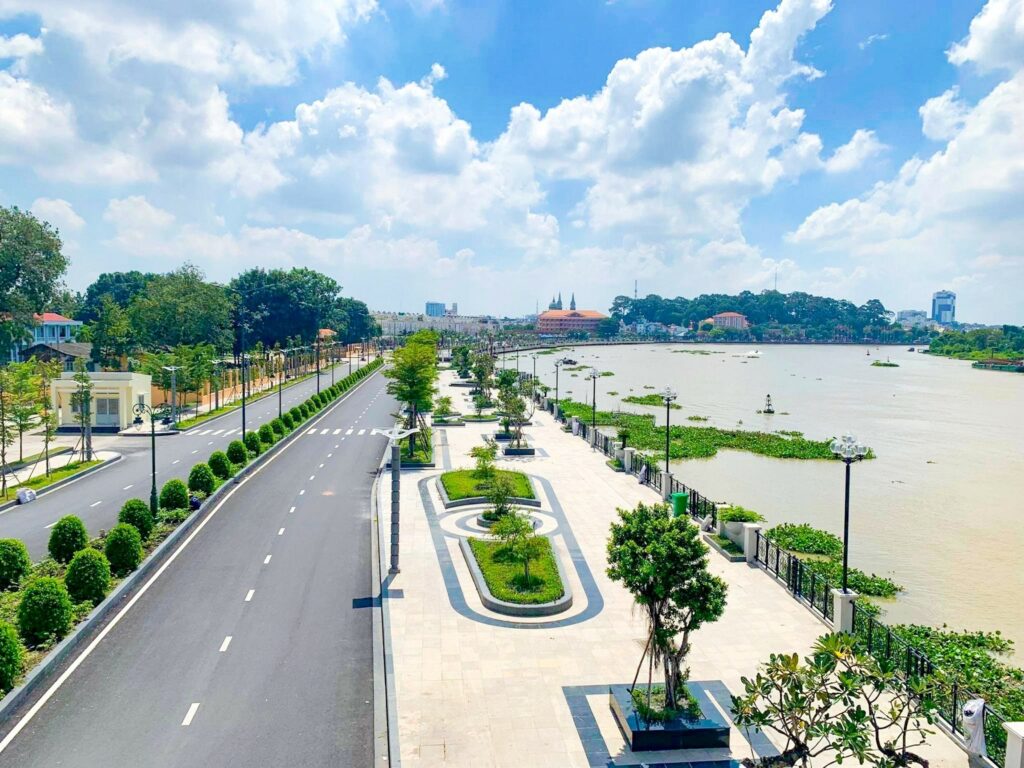 Vị trí đắc địa, pháp lý hoàn chỉnh, căn hộ cao cấp với trang thiết bị nội thất hiện đại cùng chuỗi tiện ích đẳng cấp và giá bán đột phá với chính sách thanh toán hấp dẫn là những yếu tố giúp dự án The Maison ghi điểm với giới đầu tư và khách hàng an cư.