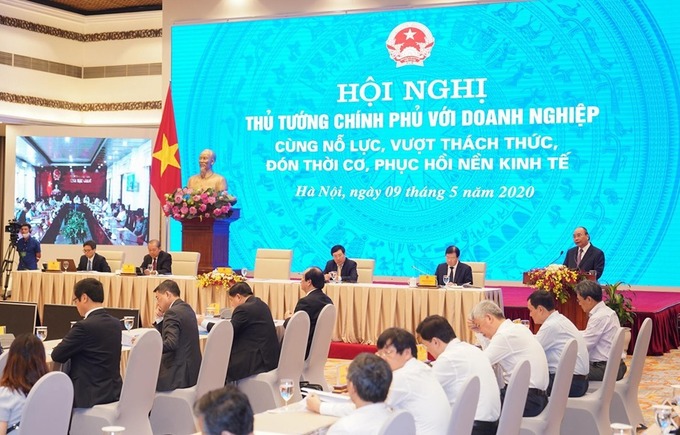 Thủ tướng phát biểu tại hội nghị trực tuyến giữa Chính phủ và cộng đồng doanh nghiệp ngày 9/5. Ảnh: Quang Hiếu.