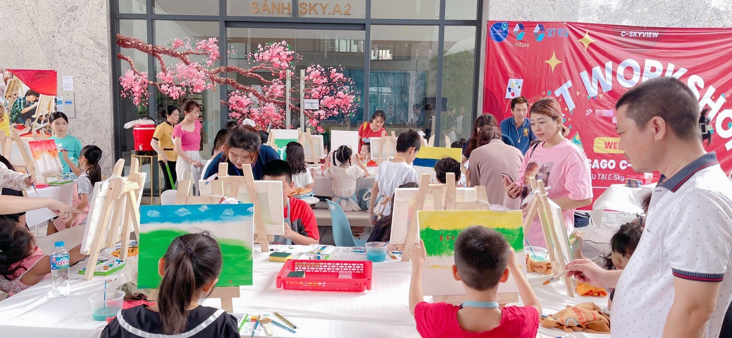 Các lớp học năng khiếu, thể chất và hoạt động cộng đồng diễn ra thường xuyên và hoàn toàn miễn phí tại dự án của C-Holdings. Ảnh: C-Holdings