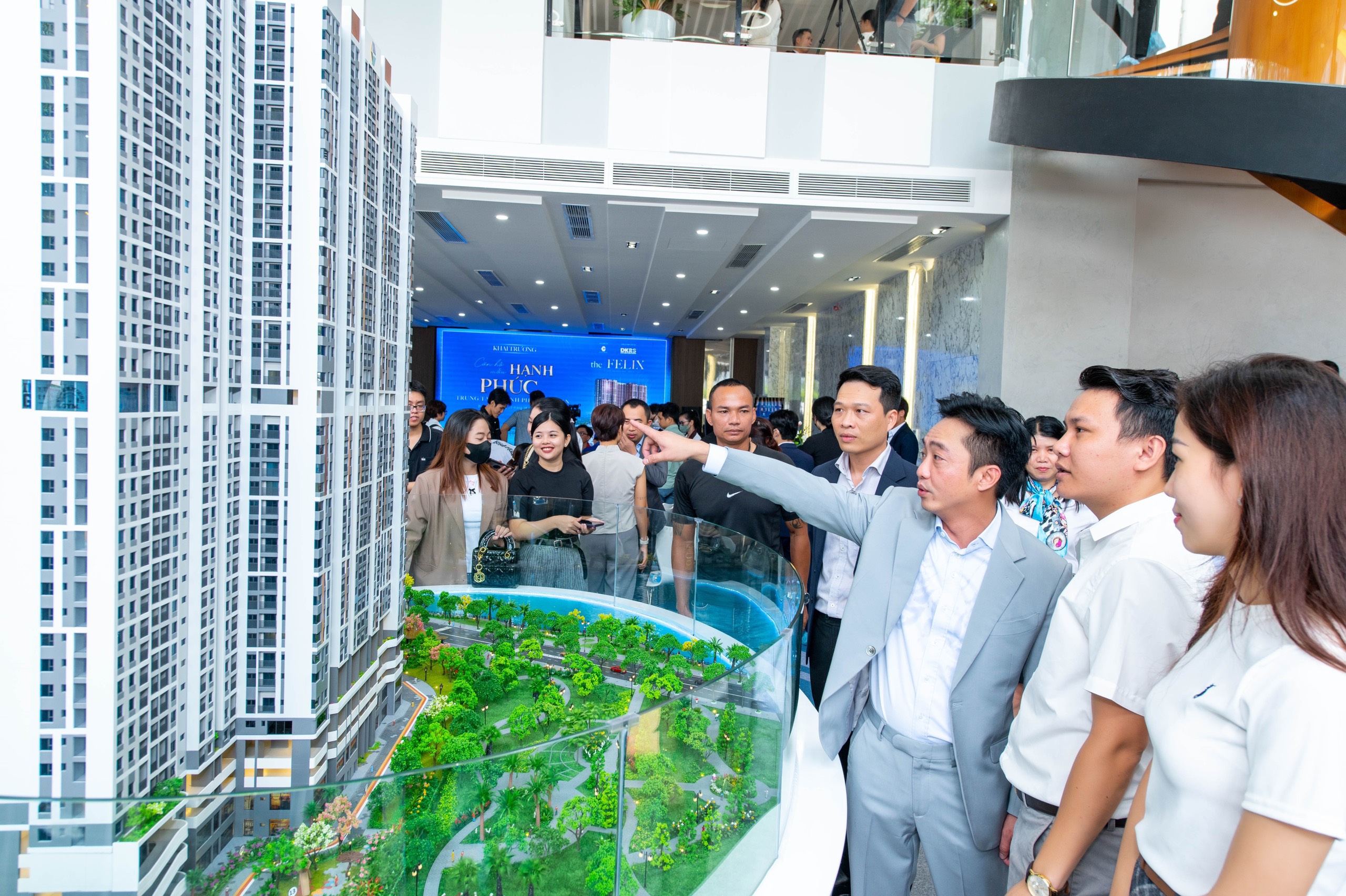 CĂN HỘ MẪU HẠNH PHÚC THE FELIX TƯNG BỪNG KHAI TRƯƠNG
